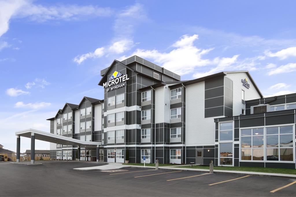 Microtel Inn & Suites By Wyndham Estevan Dış mekan fotoğraf