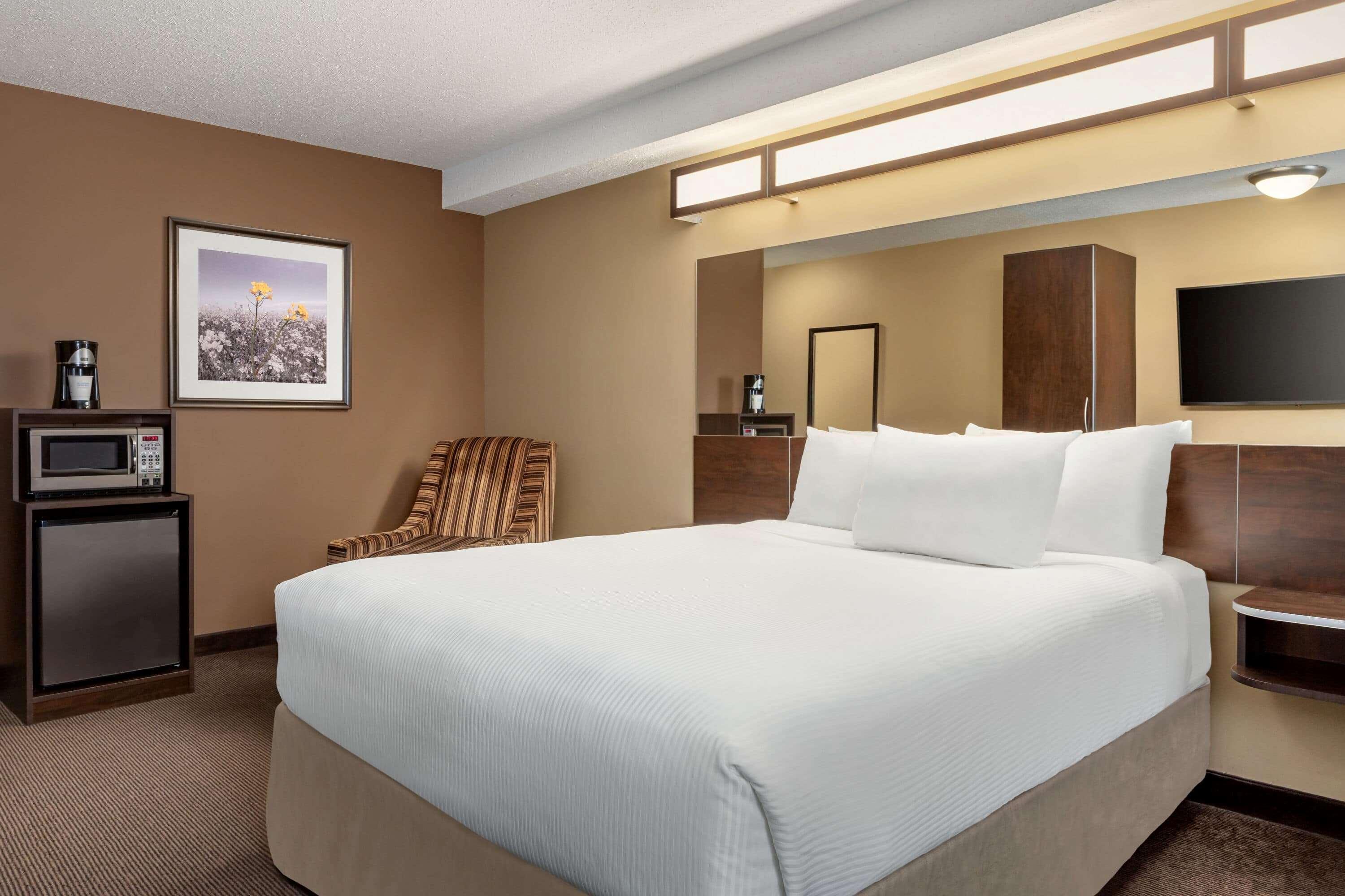 Microtel Inn & Suites By Wyndham Estevan Dış mekan fotoğraf