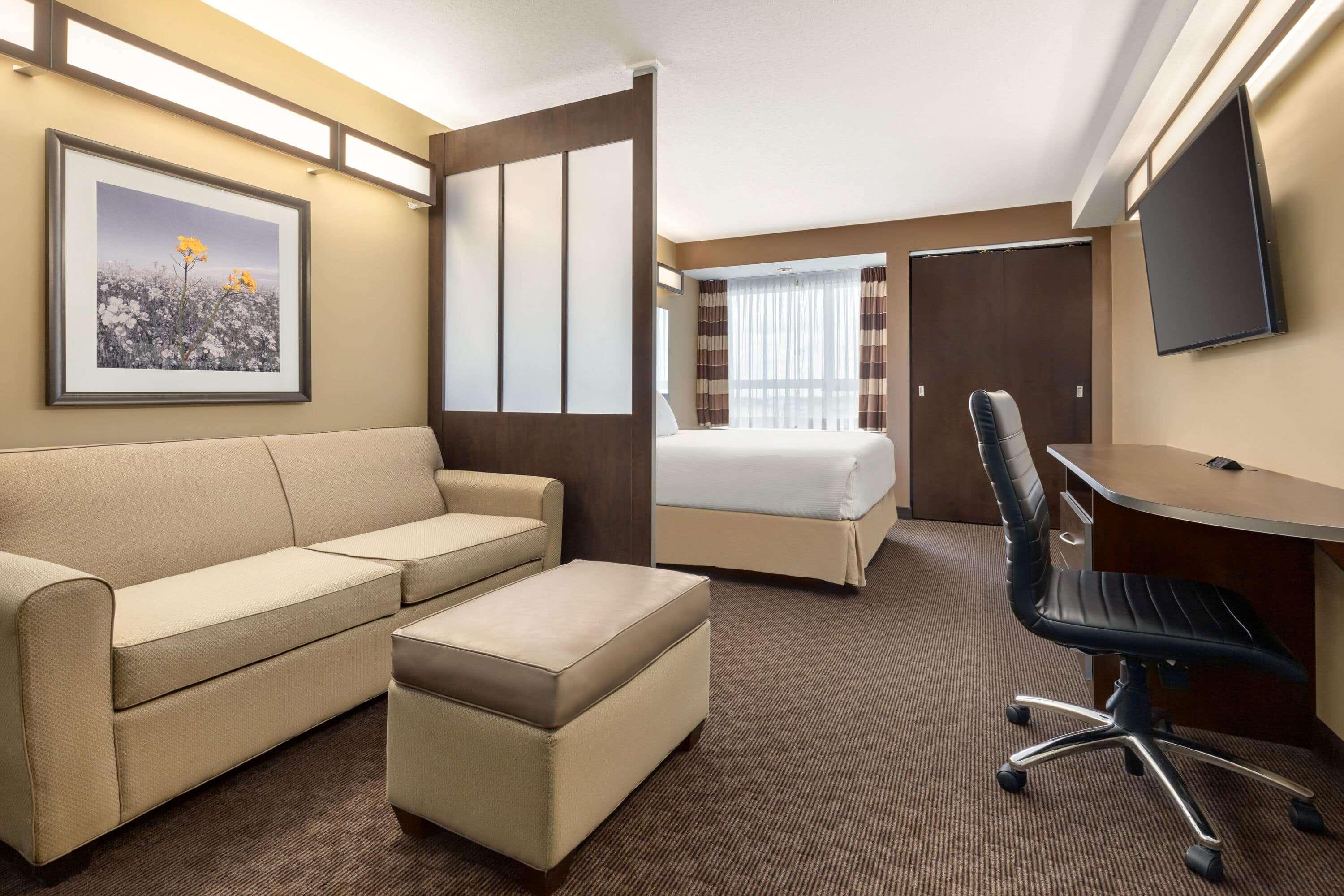 Microtel Inn & Suites By Wyndham Estevan Dış mekan fotoğraf