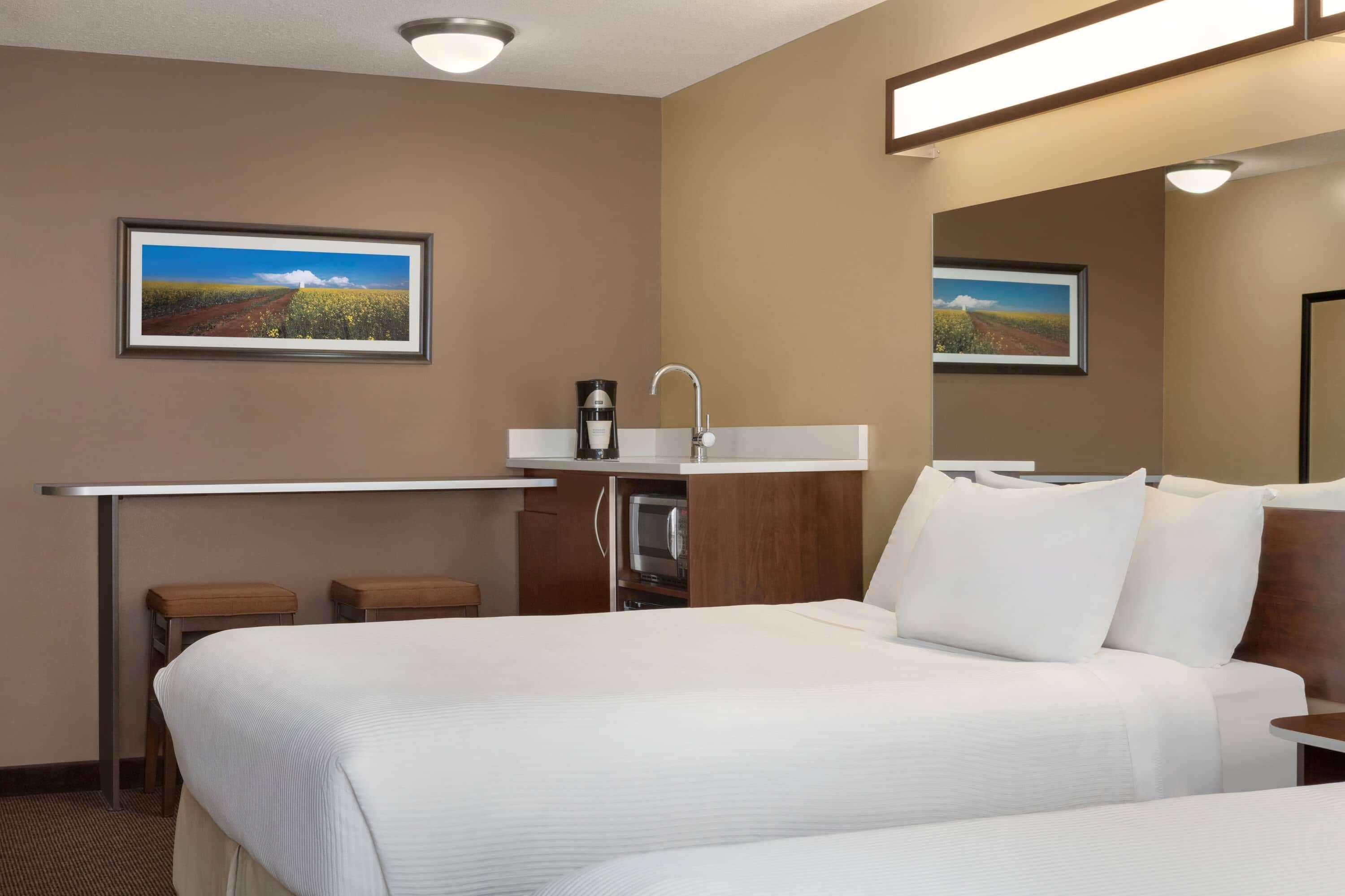 Microtel Inn & Suites By Wyndham Estevan Dış mekan fotoğraf