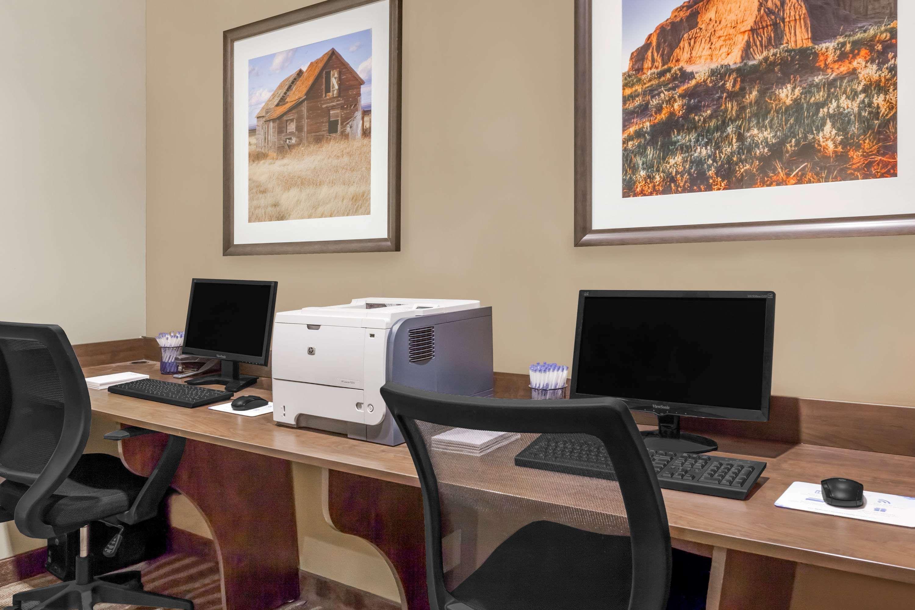 Microtel Inn & Suites By Wyndham Estevan Dış mekan fotoğraf